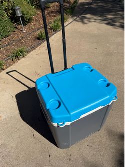 60qt. Rolling Igloo. S.W.Arl