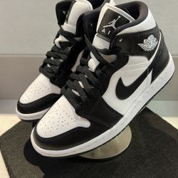 NIKE AIR JORDAN 1 MID PANDA WOMANS 5