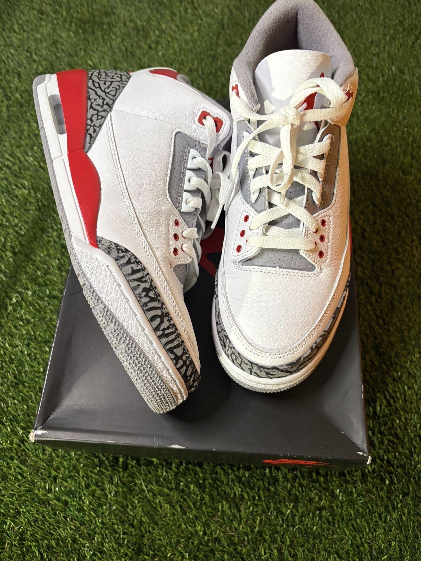 Jordan 3 Fire Red