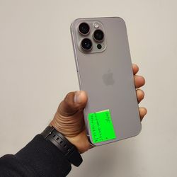 IPhone 15 pro max 256gb used unlocked - On special cash Deal $579