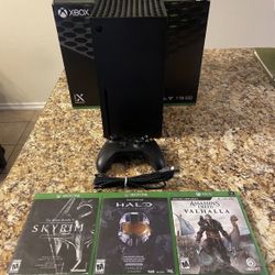 Series X 1TB SSD Home Console - Black - w/ Controller & games