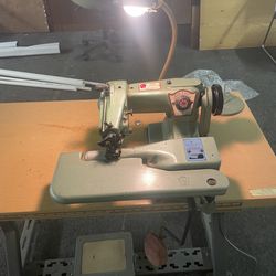 US 1118-2 Blind Stitch Sewing Machine – Table & Motor Included – Very Good Condition