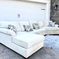 Beige  Havertys Sectional Couch 