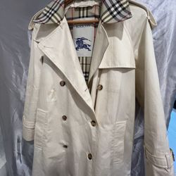 Women’s Burberry Trench Coat 