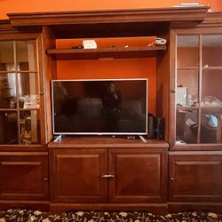 Raymour and deals flanigan entertainment center