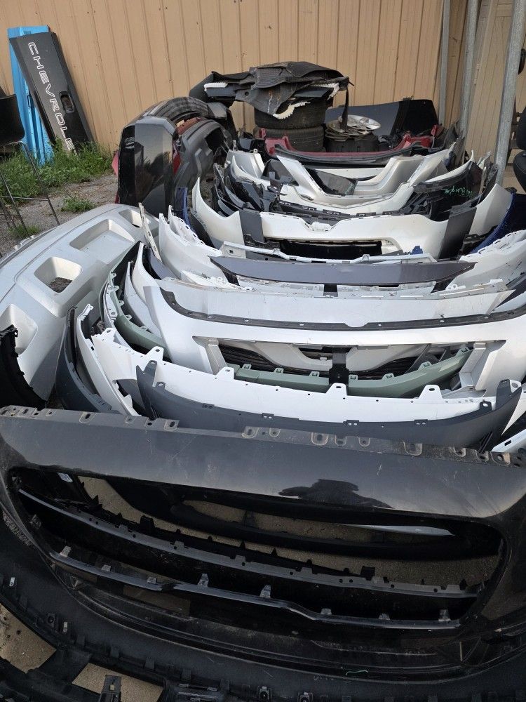 Bumper LOT 44 PIECES