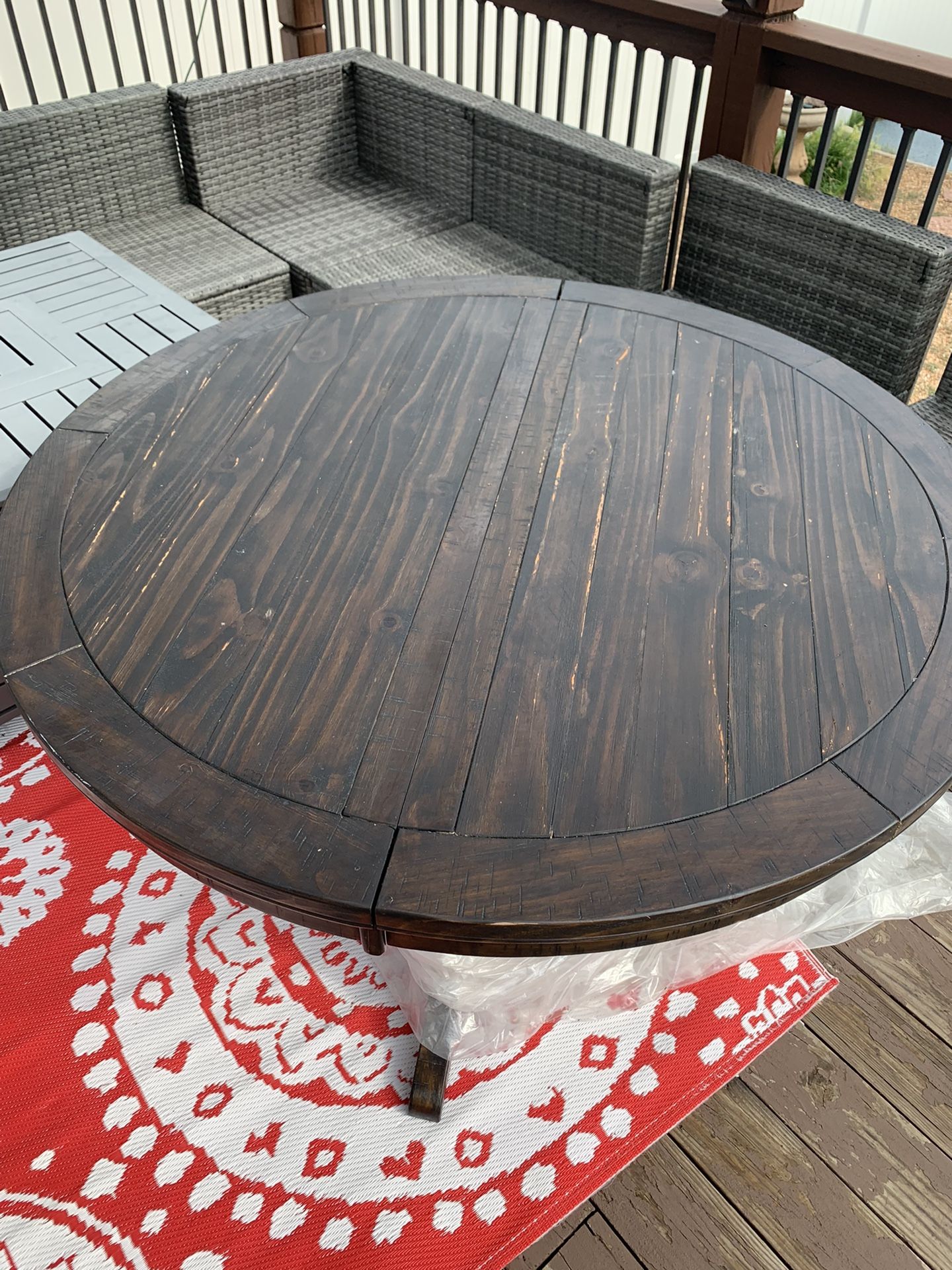 Round Wooden Table With 4 Chairs 