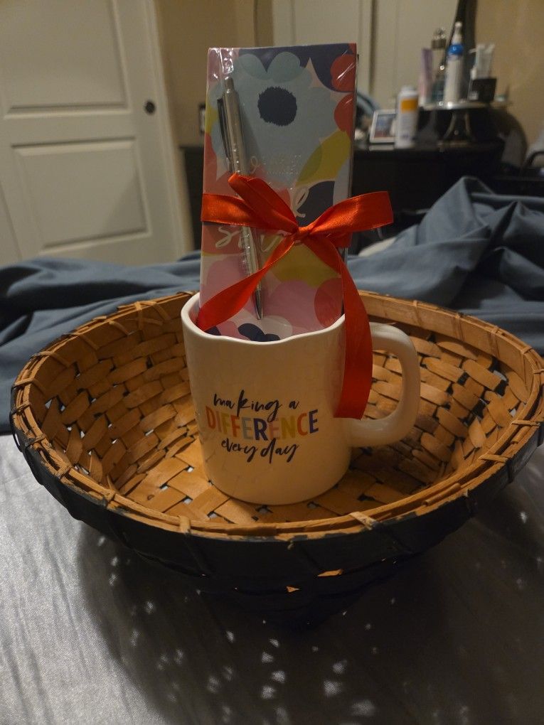 Modern Expressions Floral Stationery And Mug Set Gift 20.6 fl oz