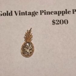 Vintage 14k Gold Pineapple Charm