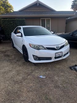 2014 Toyota Camry Hybrid