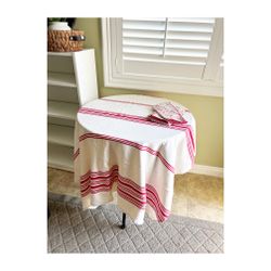French Farmhouse 58” Sq Tablecloth / 4 Merry Napkins