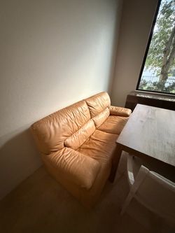 Natuzzi Luxury Italian Leather Sofa – Beautiful Cognac Tan Leather