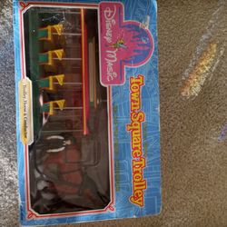 Disney Magic TOWNSQUARE trolley With Conductor And Horse
