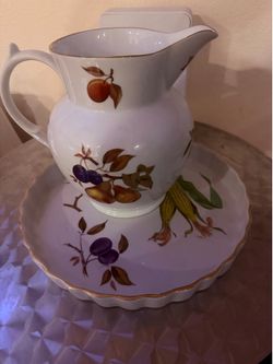 Vintage pitcher like new