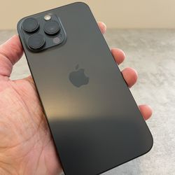 iPhone 15 Pro Max UNLOCKED 