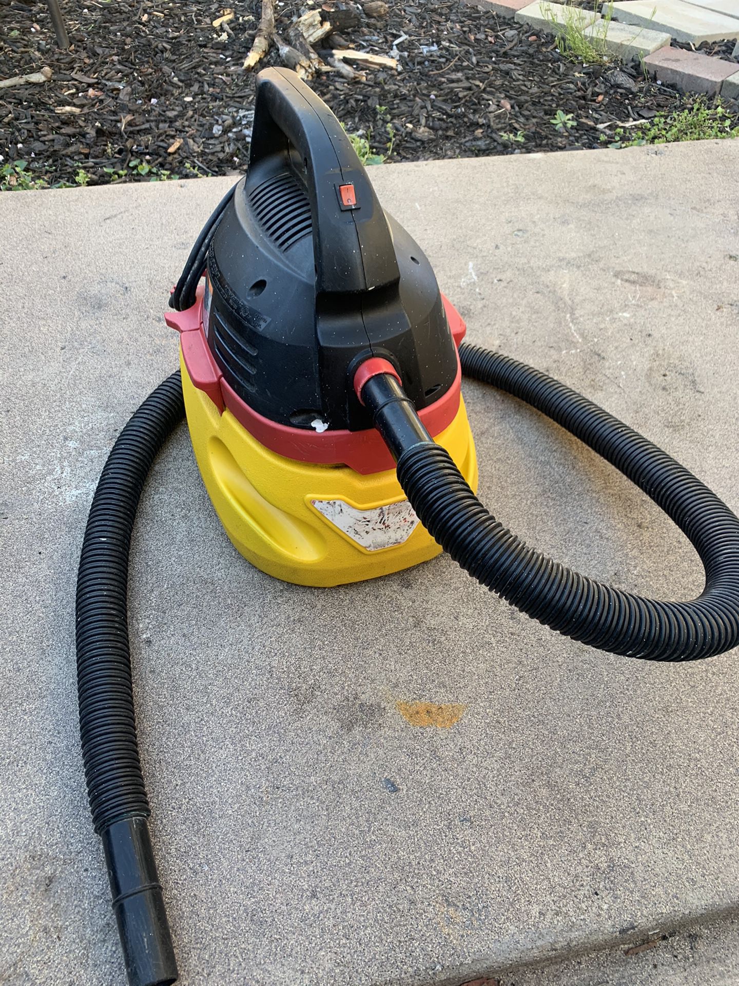 Wet dry vacuum