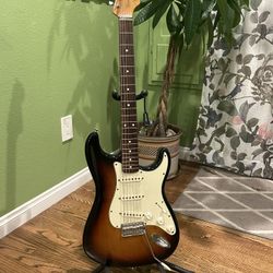 Fender Strat 64 Reissue.