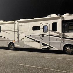 2007 Fourwinds Hurricane Class A Motorhome
