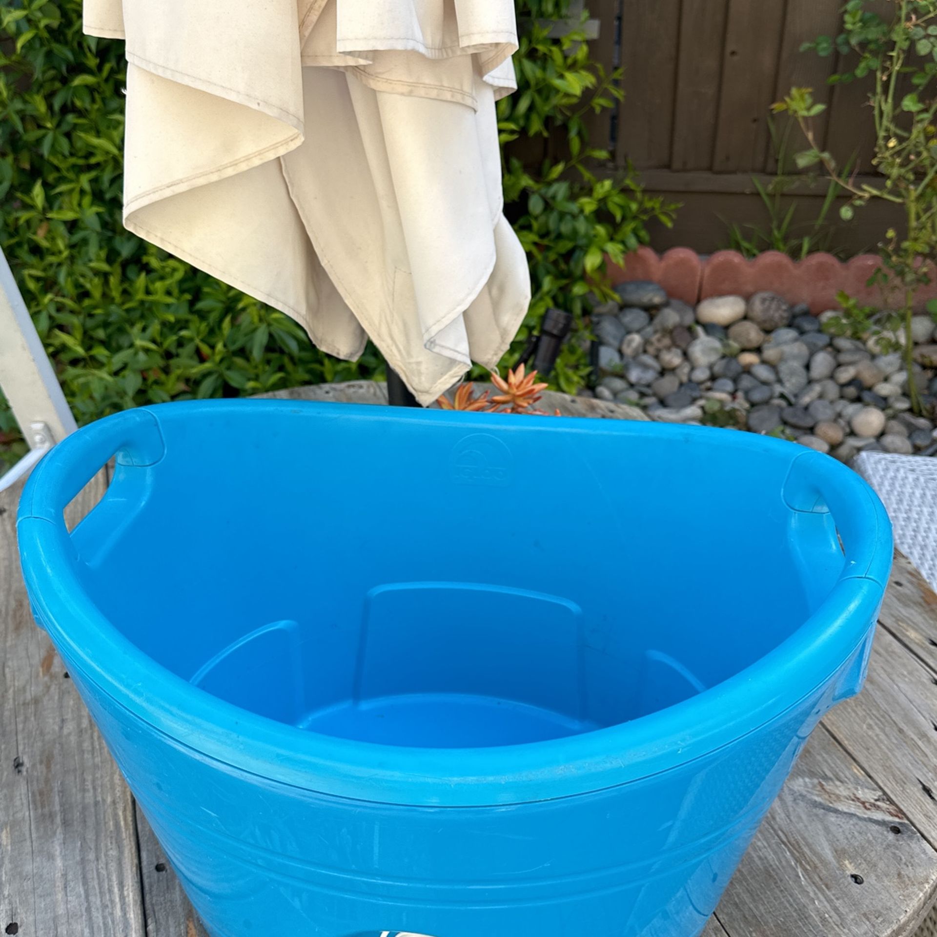 Outdoor Party/pool: Beach Drinks Bucket With Drainage