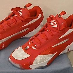  beand new!Nike brand Luca 2. tennis shoes.