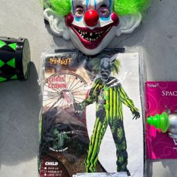 Spirit Halloween Clown Medium Costume Set (NEW)