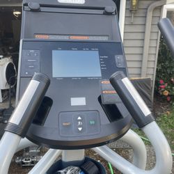 Precor Efx 222 Elliptical With Upgraded Console