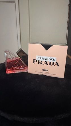 Prada Paradoxe Perfume