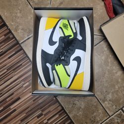 Jordan 1 Volt Good Cond Sz10.5 $140