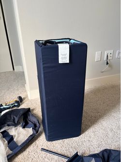 Graco Pack 'n Play Portable Playard with Bassinet Insert, Toy Bar & Quilted Mattress Pad – Navy Blue
