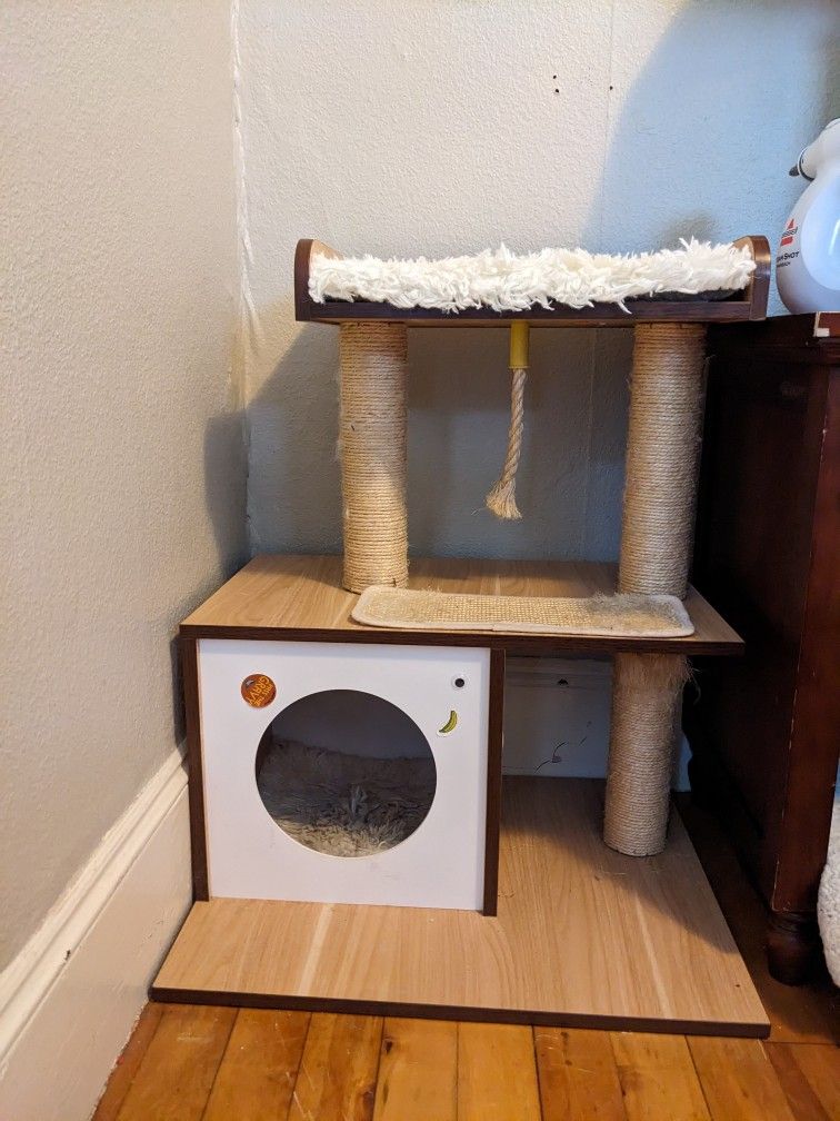 FREE Wooden Cat Tree