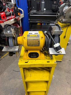 DeWalt DW758 6-Inch Bench Grinder