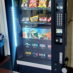 Crane National Vendors Soda Snack Combo Vending Machine Model 784 Surevend