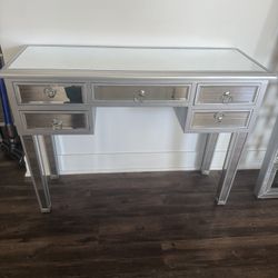 Mirrored Console Table/Desk/Makeup Desk/Vanity