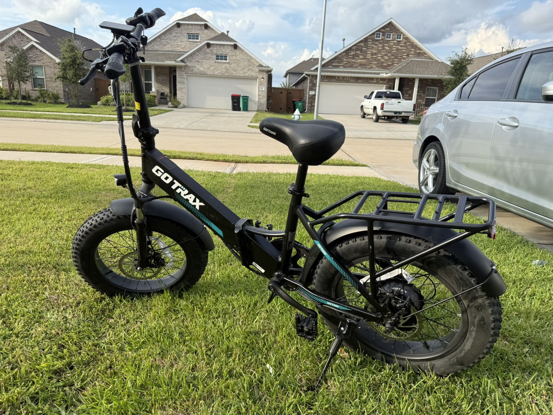 Gotrax F3 Fat Tire Folding E-Bike 2.0 28MPH speed