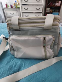 Light green and ivory insulated lunch bag