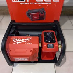 Milwaukee M18 FUEL 18-Volt Lithium-Ion Cordless 2 Gal. Compact Electric Quiet Air Compressor