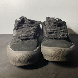 black Vans Half Cab shoes. Size 6.5 Men’s 