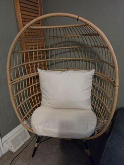 Outdoor patio Egg Chair