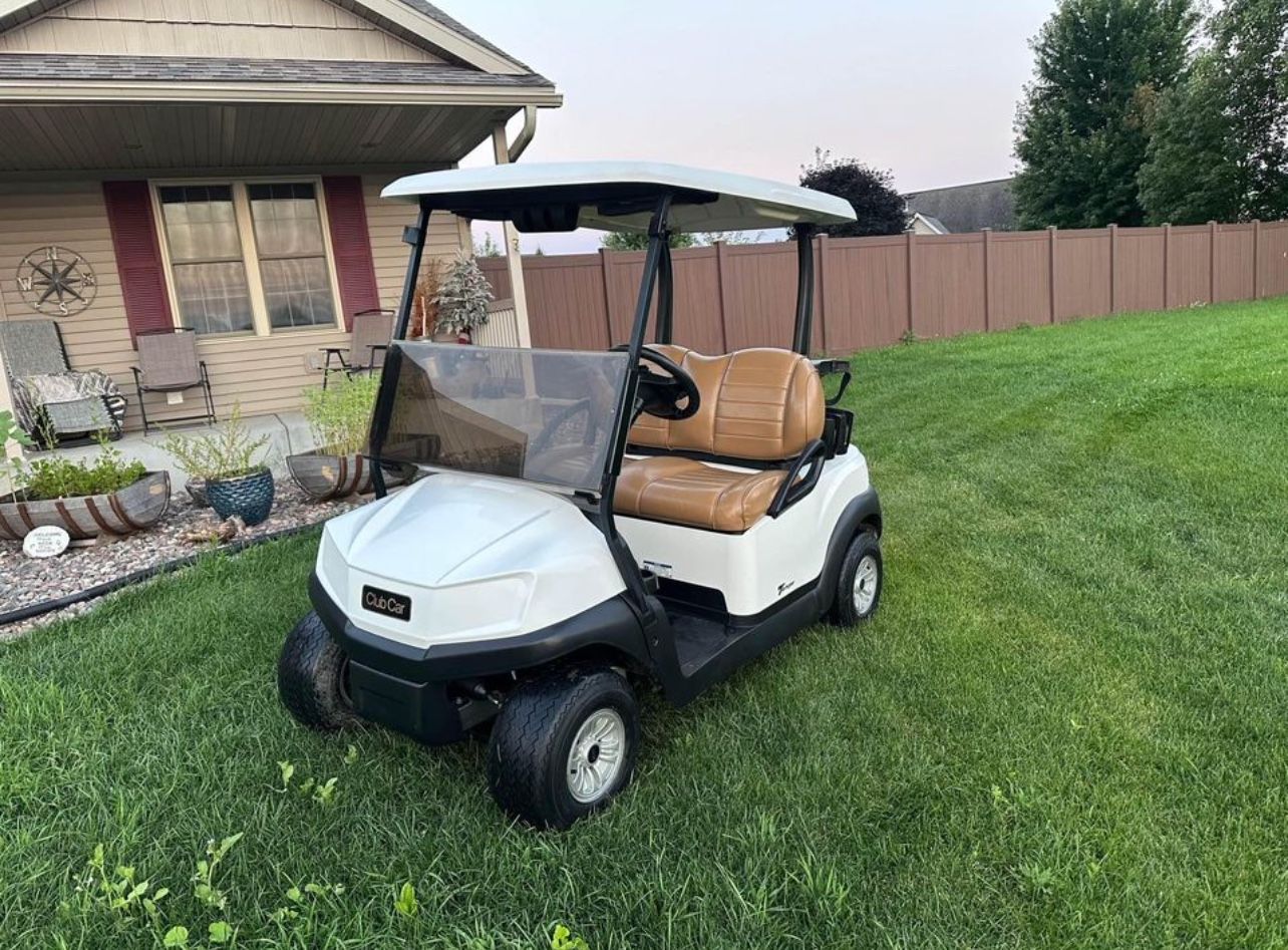 2020 Club Cart Tempo (electric) In Great Shape