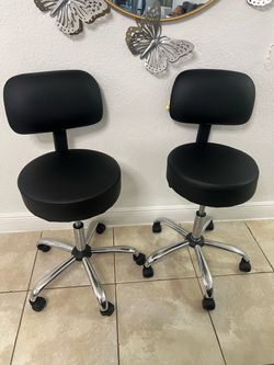 Two rolling chair / Each one