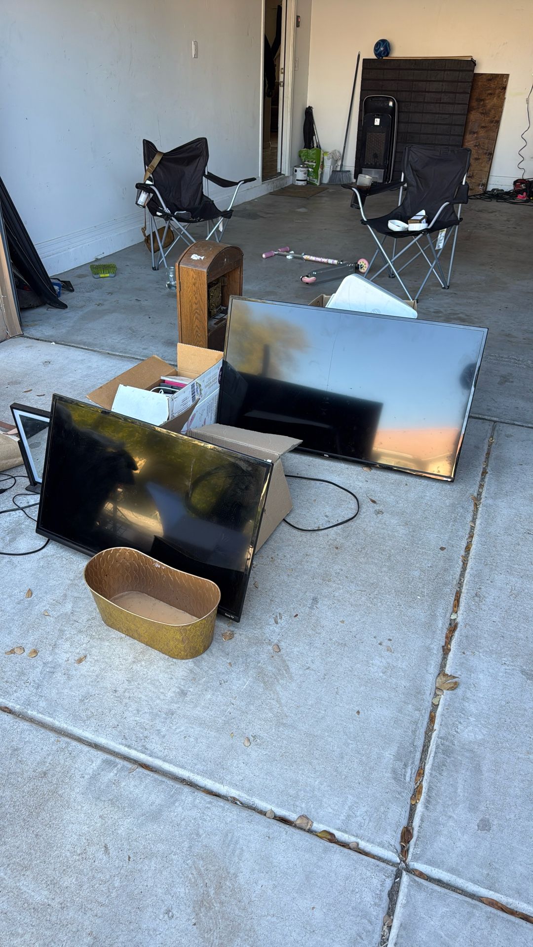 32 Inch And 43 Inch Tv For Sale