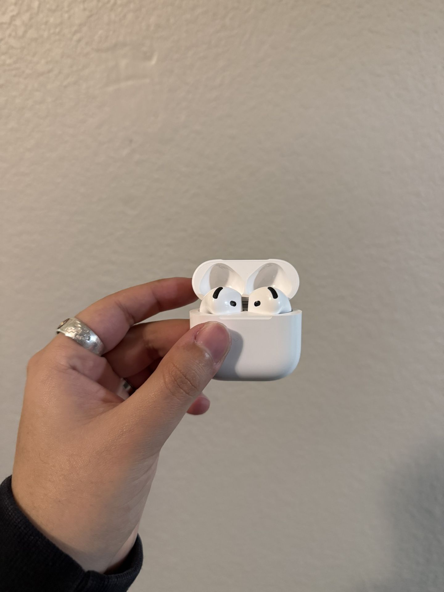 AirPods Gen 4