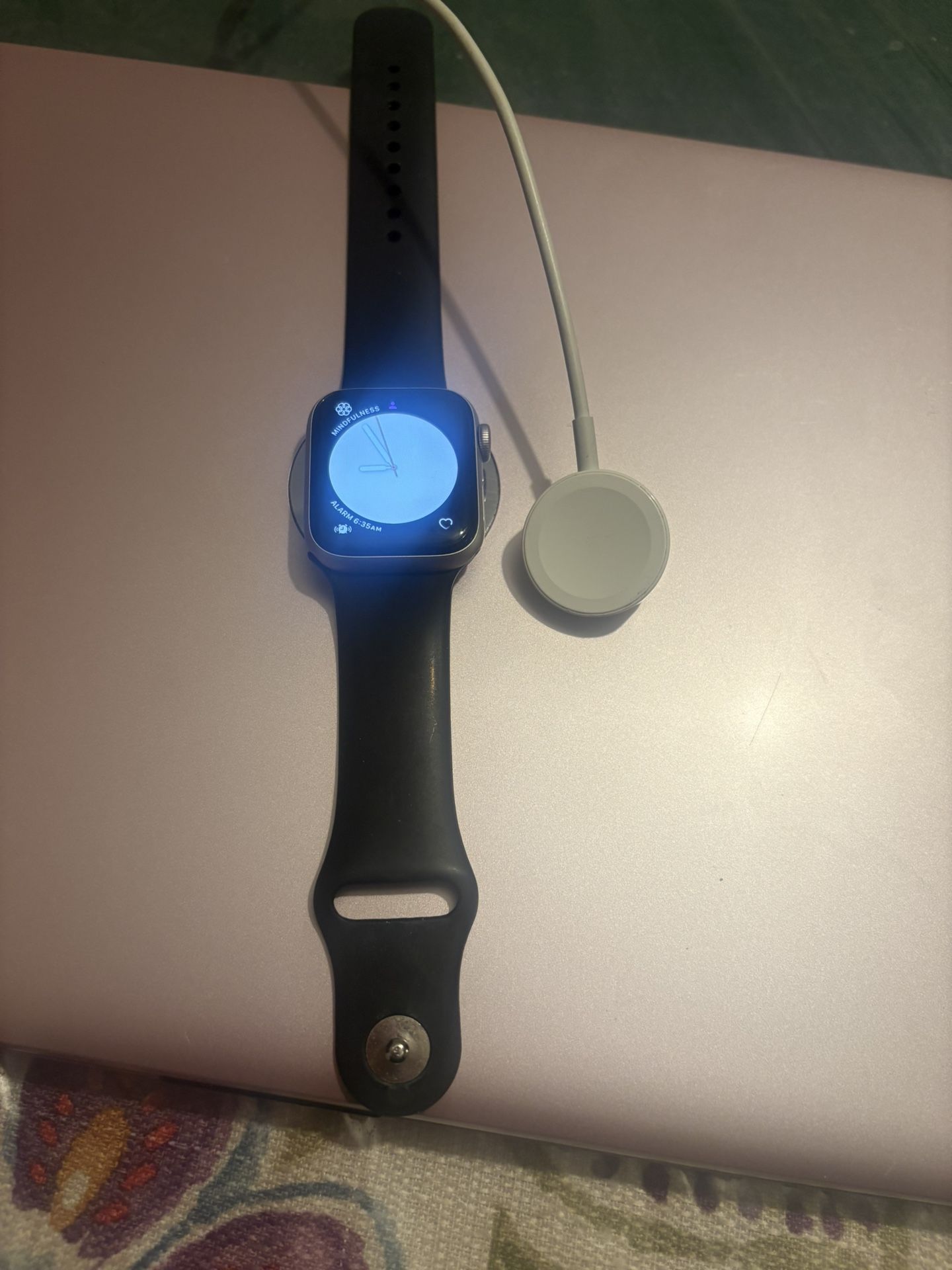 Apple Watch SE New With Charger
