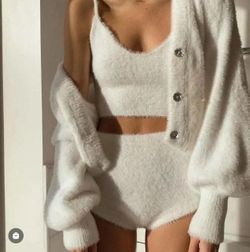 MOHAIR SHORTS AND TOP SET NEW 