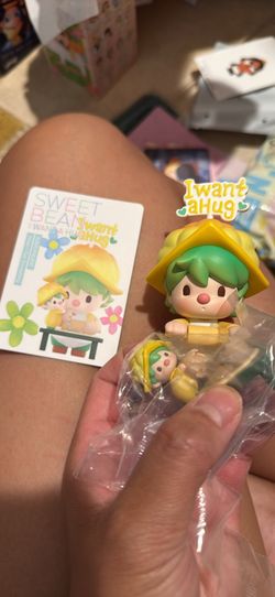 Popmart Sweet Bean I Want A Hug