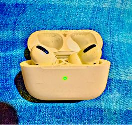 ✨✨APPLE AIR PODS PRO 3