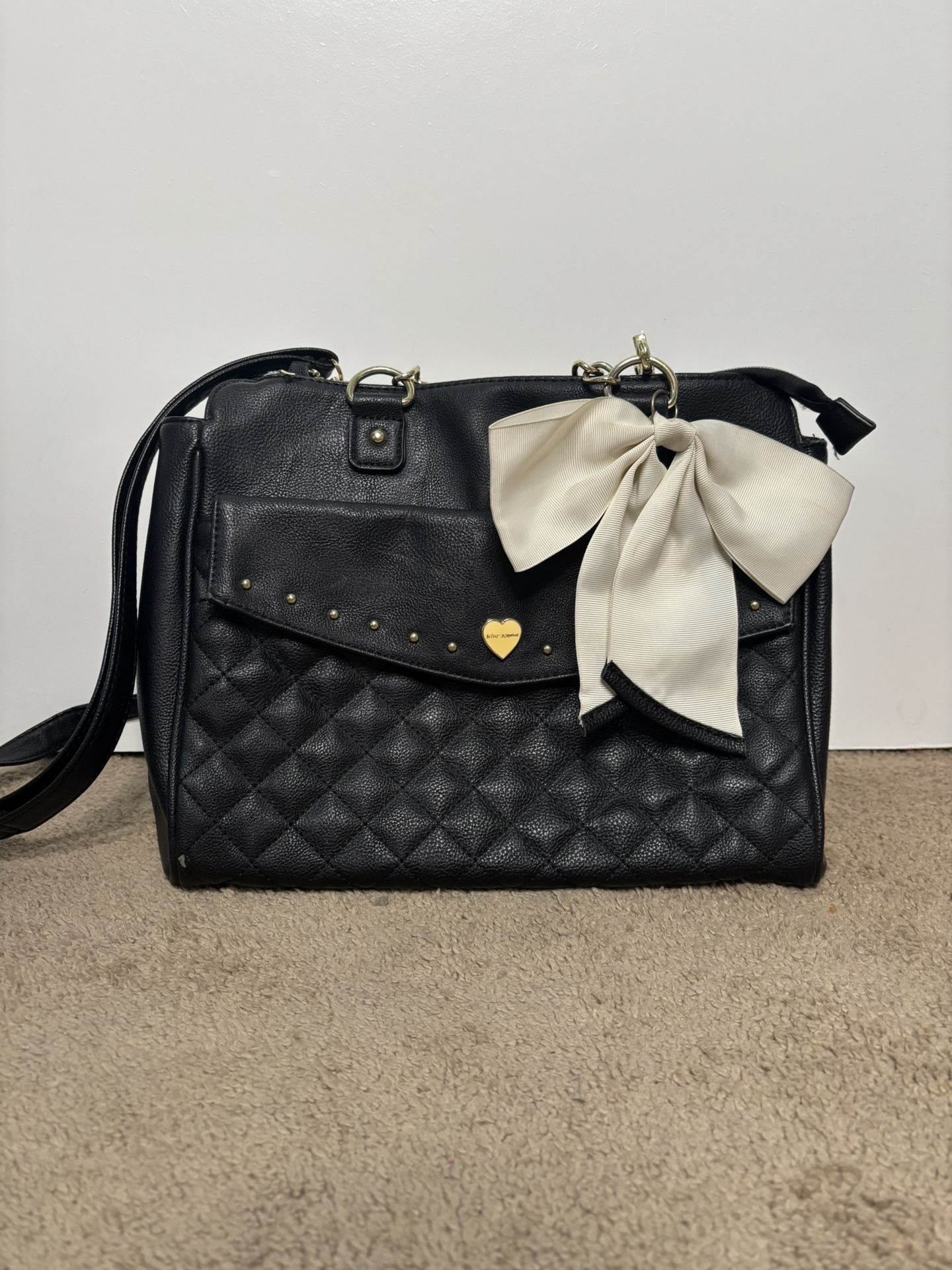 Betsey Johnson black & white purse
