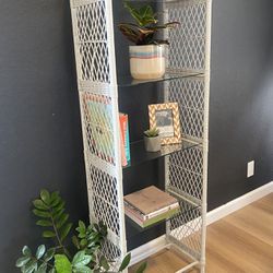 White Wicker Bookcase With Glass Shelves