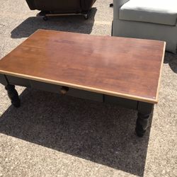 CENTER COFFEE TABLE 