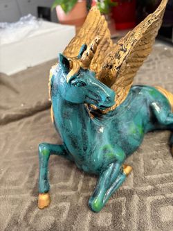 New unicorn Pegasus statue